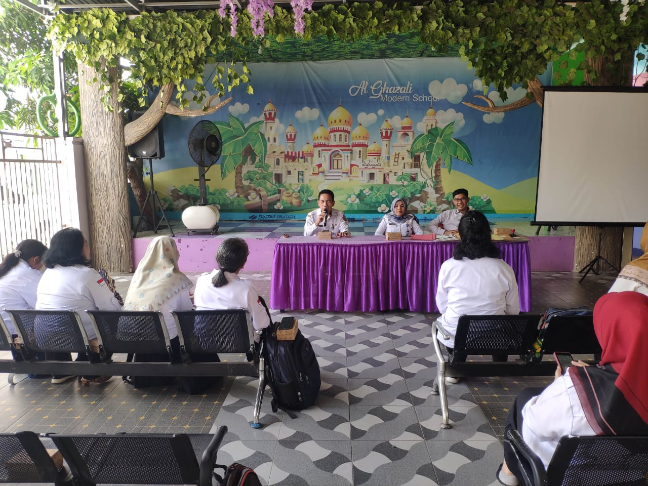 Kerjasama Sekolah Inklusi Dengan SLBN 1 Palangka Raya